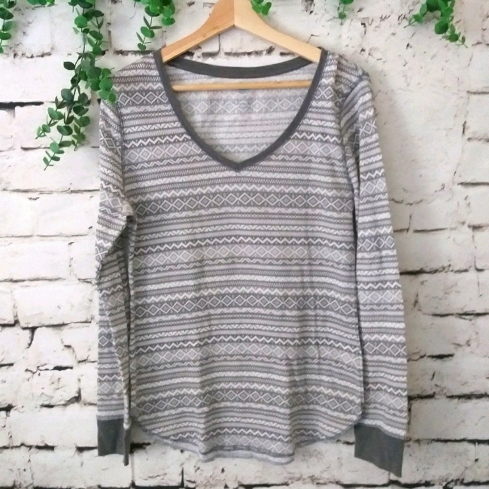 Old Navy Thermal Long Sleeve V-Neck Top L
